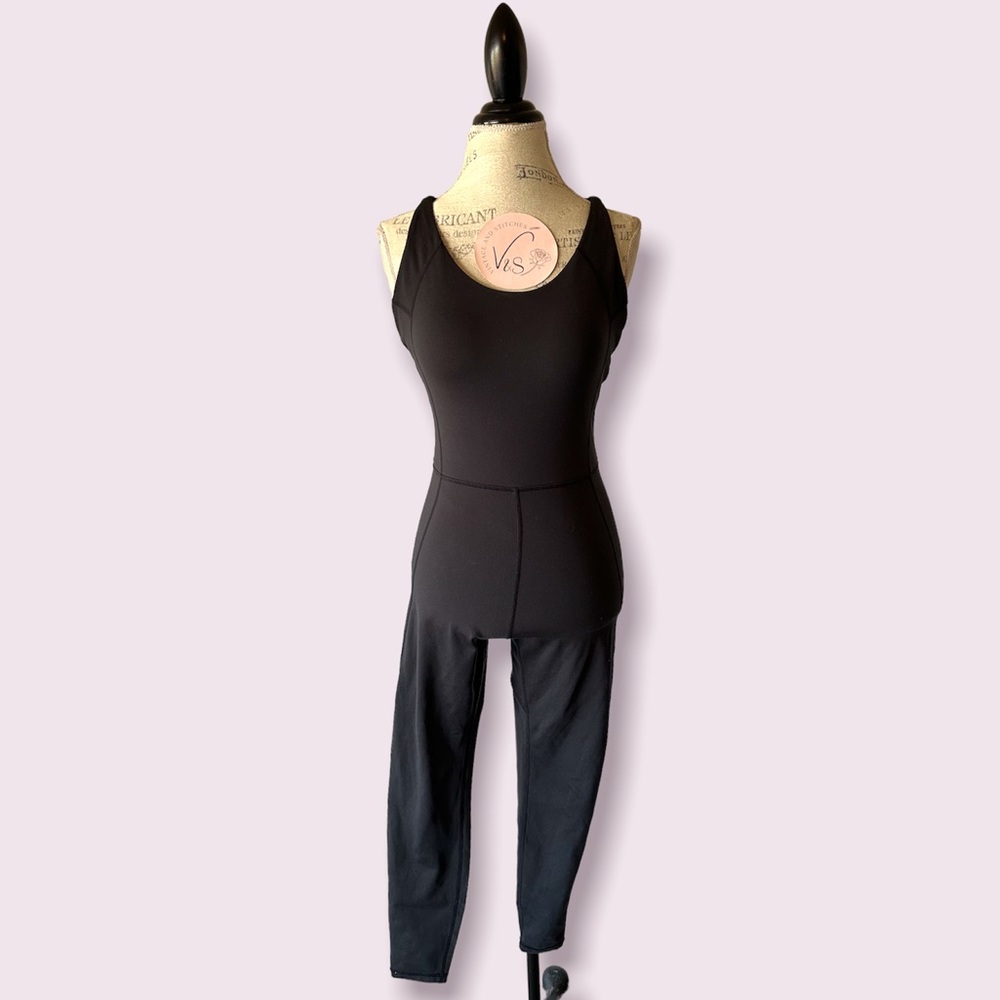 Lovesoft Sleeveless Black Athletic Jumpsuit Medium